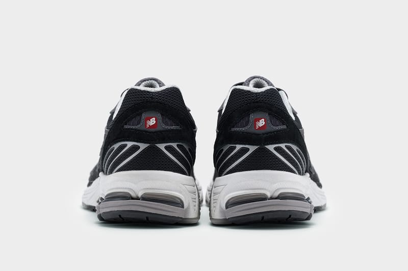 コムデギャルソン オム x ニューバランス 860v2が発売決定 | Hypebeast.JP
