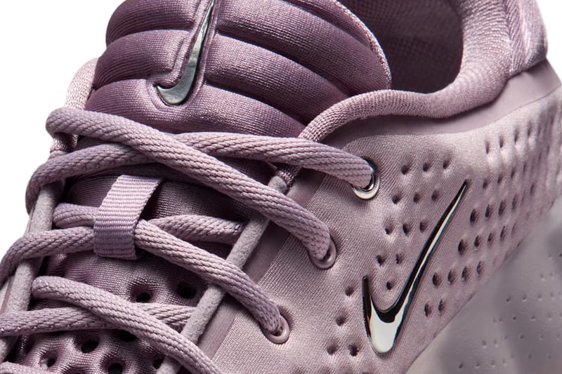 Nike Mind 002 