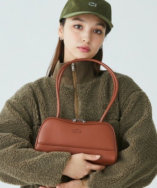 セール】 ローラレザーショルダーバッグ （ショルダーバッグ
