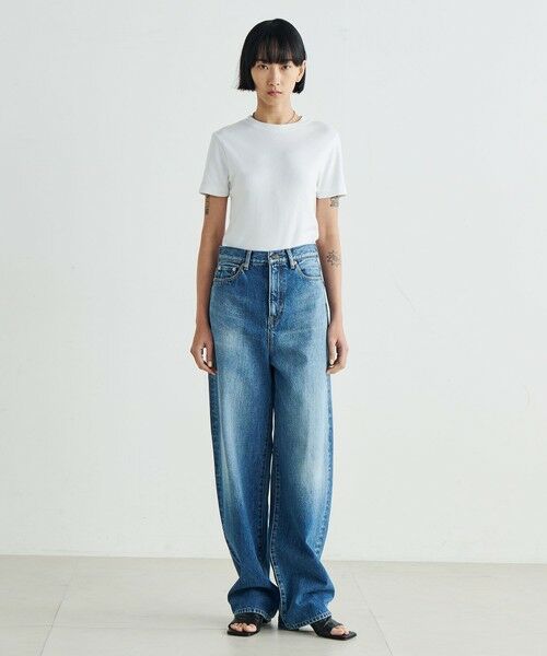 エッセンシャルデニム カービングパンツ （デニムパンツ