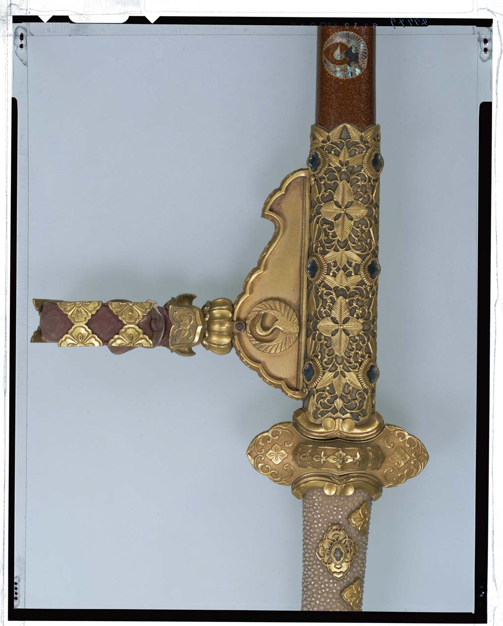 東京国立博物館所蔵 国宝「梨地螺鈿金装飾剣」原寸大複製品 額装仕様