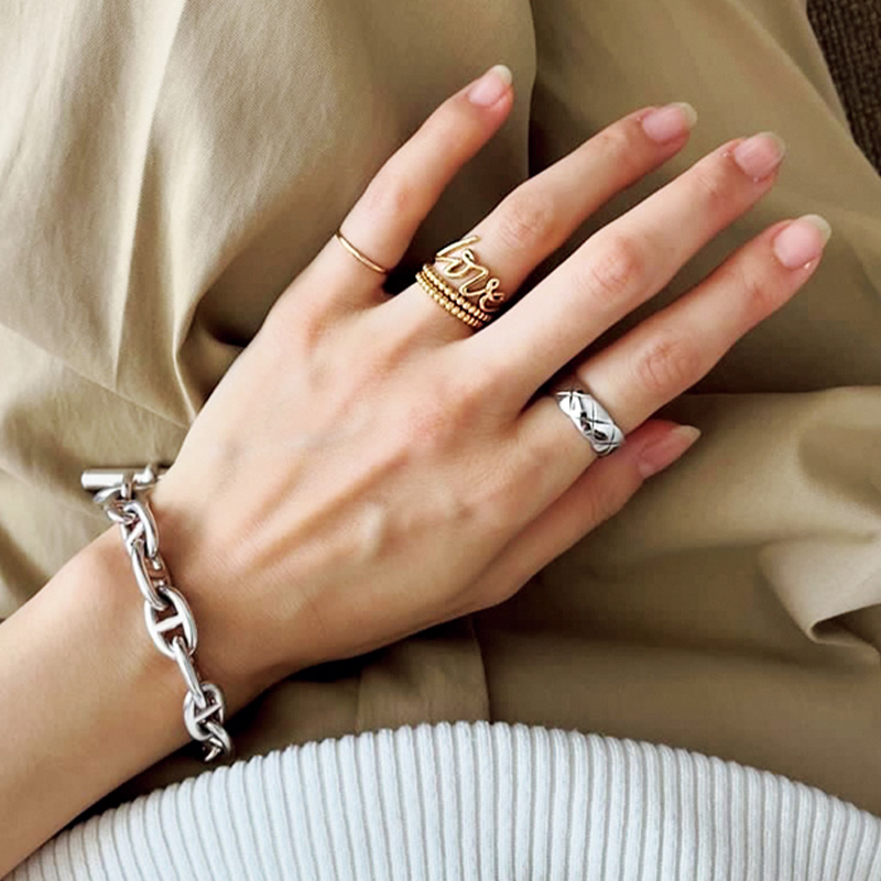 地金ジュエリー】おしゃれな人の「ゴールド×シルバー」MIXルール3選