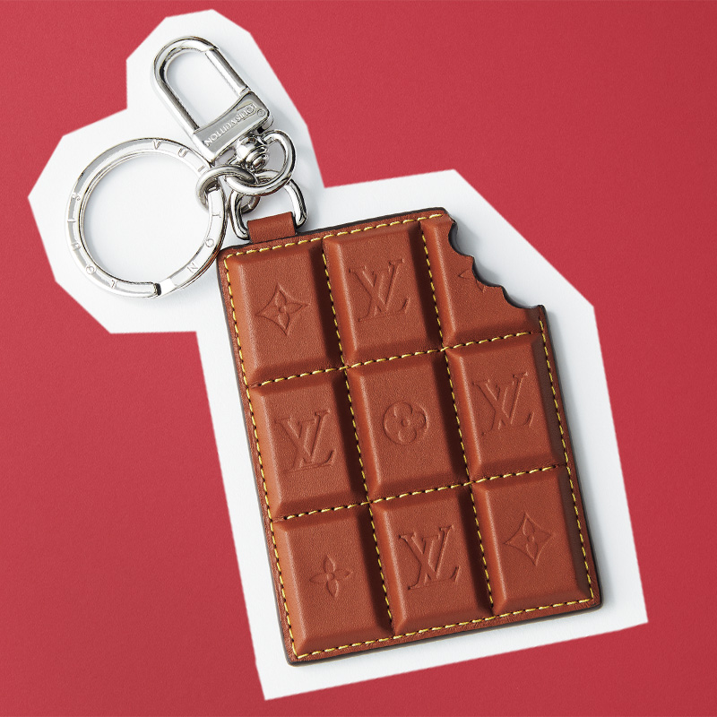 セリーヌ、ロエベ、アニヤetc.】バッグを盛れる『ブランドチャーム