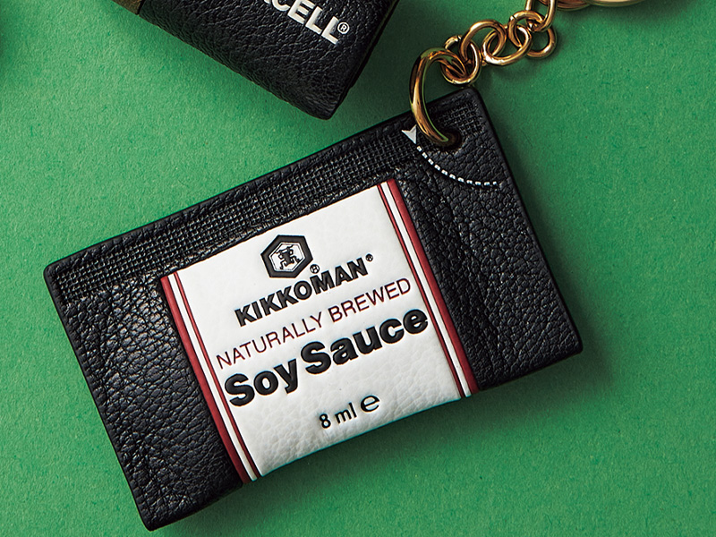 アニヤ・ハインドマーチ】次は“チャーム”がママたちにキテます！ | VERY