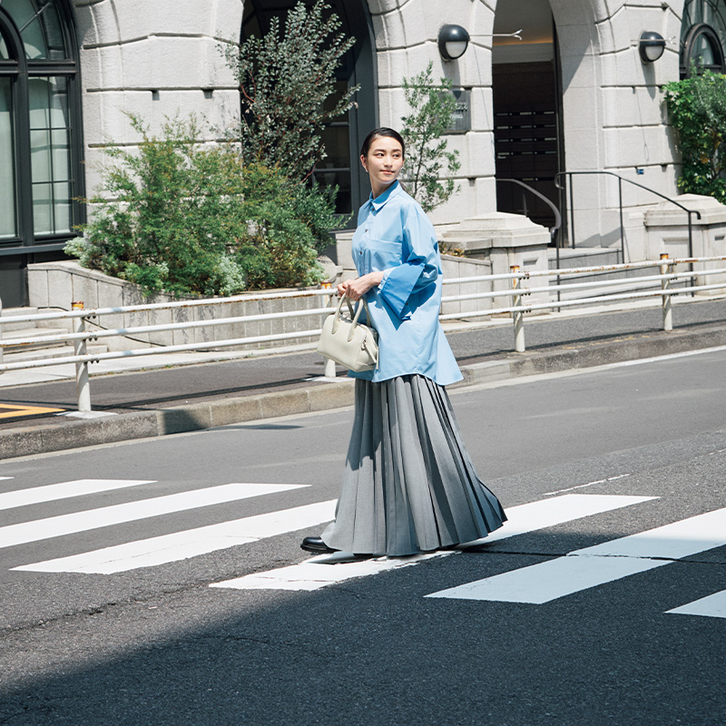 武井咲さんもリアルバイ！今季スカートは『太めプリーツ』に注目 | VERY