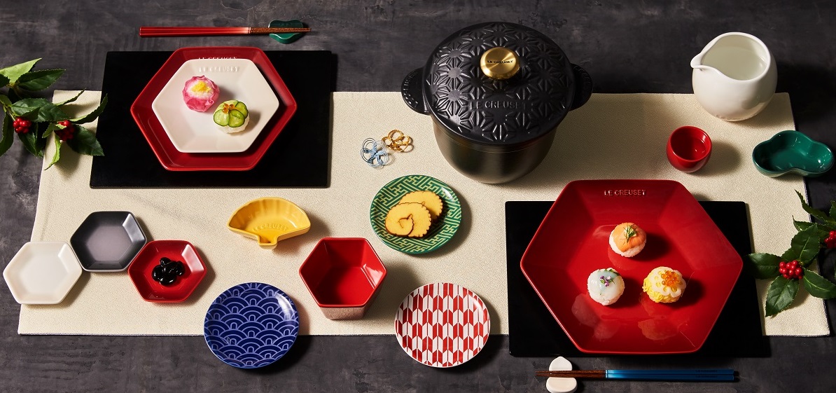 本日発売！】ル・クルーゼの”和皿”で重箱なしでおせち | VERY