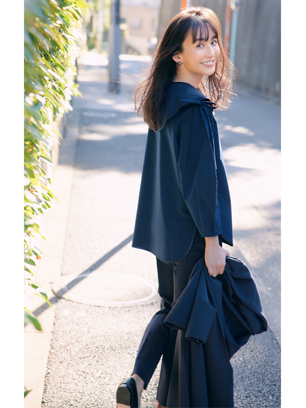 yori､セルフォードetc.4選】母行事のネイビー服は『盛りトップス