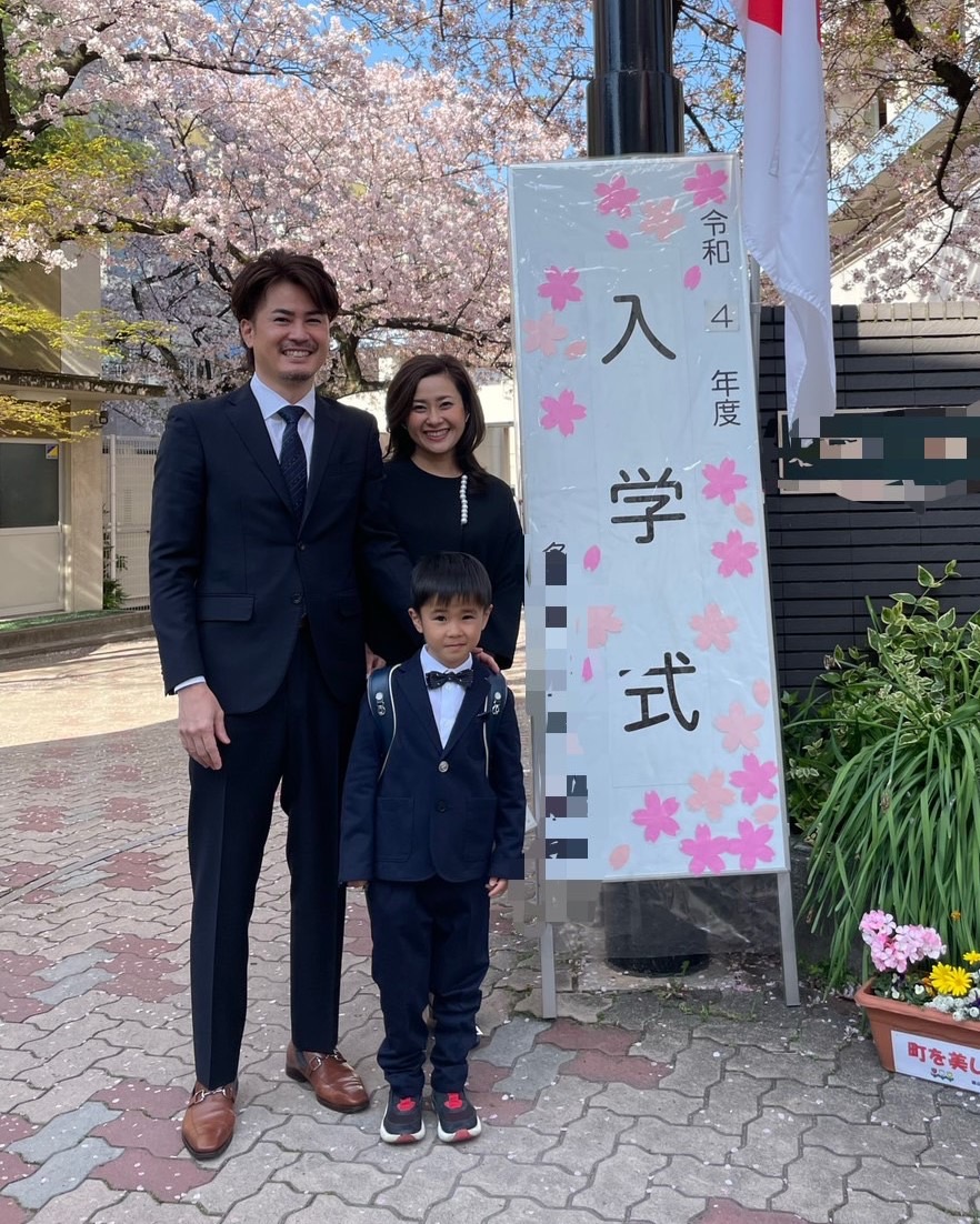 卒入園・入学】華やか上手な名古屋ママは「黒紺」も地味じゃない！ | VERY