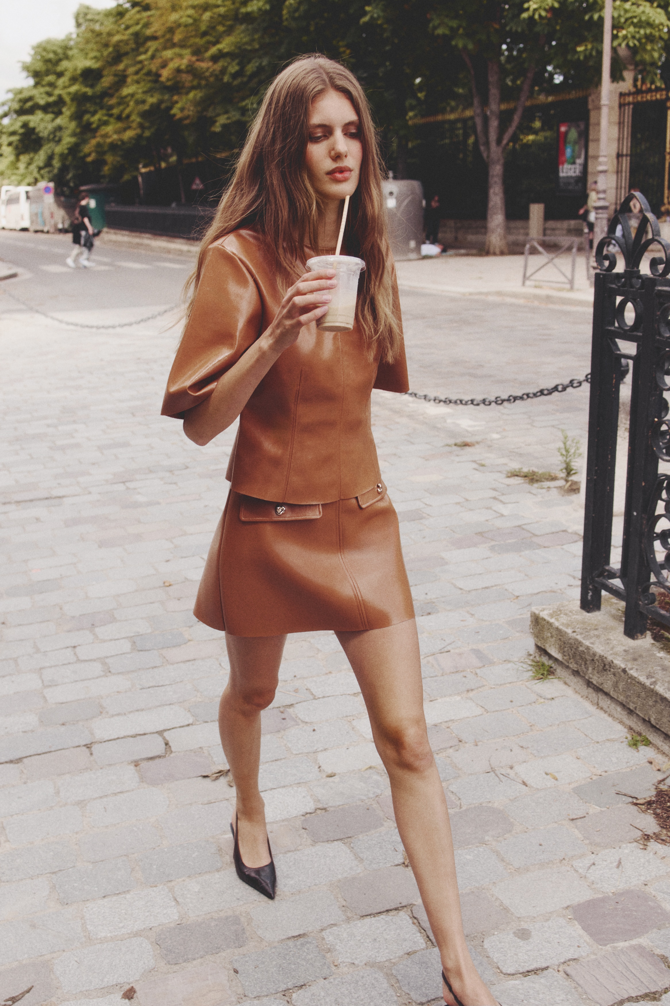 Coated mini skirt - Brown - Ladies | H&M