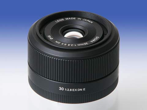 第8回 標準レンズで楽しむ巨大建造物めぐり――シグマ「30mm F2.8 EX DN
