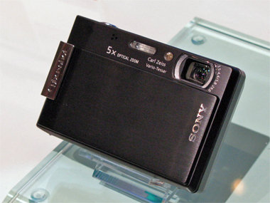 光学5倍ズームの薄型スタイリッシュ機「DSC-T100」 - ITmedia NEWS