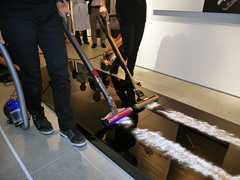 ダイソン、1年半ぶりのキャニスター掃除機「Dyson Ball Fluffy