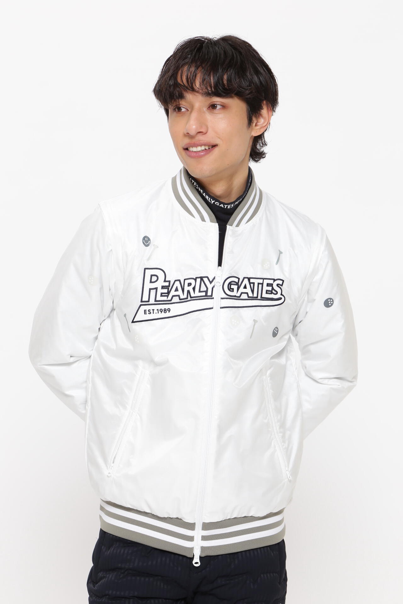 パーリーゲイツ蓄熱ホワイトジャケットサイズM サイズ：2 PEARLY GATES