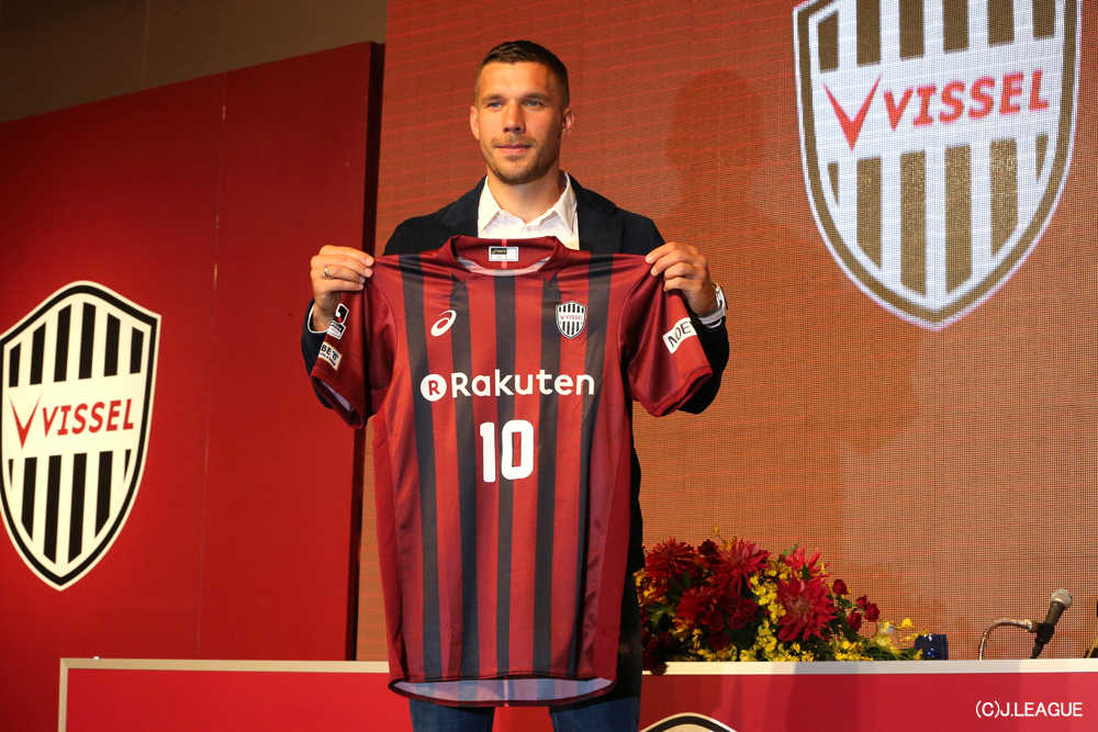 7月6日・ポドルスキ、ヴィッセル神戸入団会見レポート ｜チケットぴあ