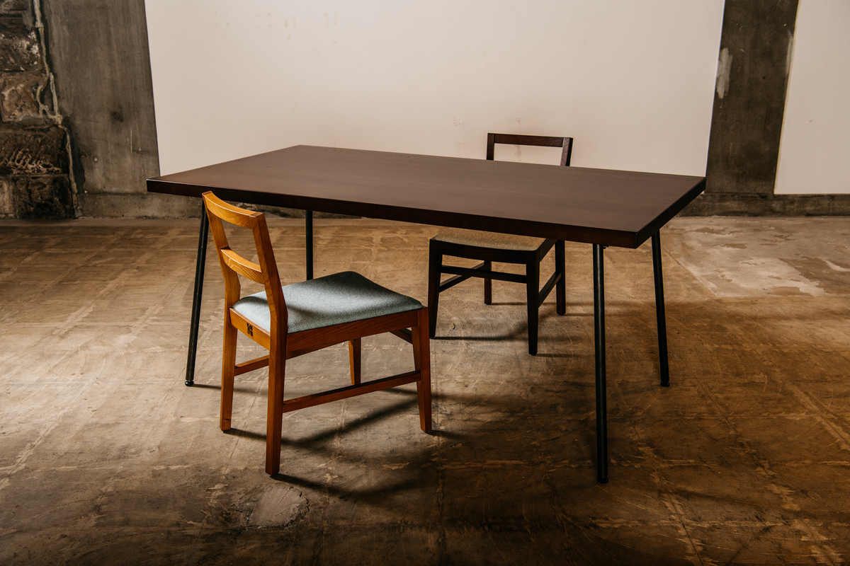 ダイニングテーブルW1800パイプ脚（天板厚27㎜） | 栗山家具オンライン