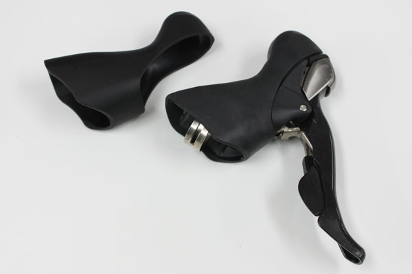 シマノアルテグラ6700 stiレバー　新品ブラケットカバー SHIMANO SMALL ( シマノ ) リペアパーツ ST-6700 ブラケットカバー