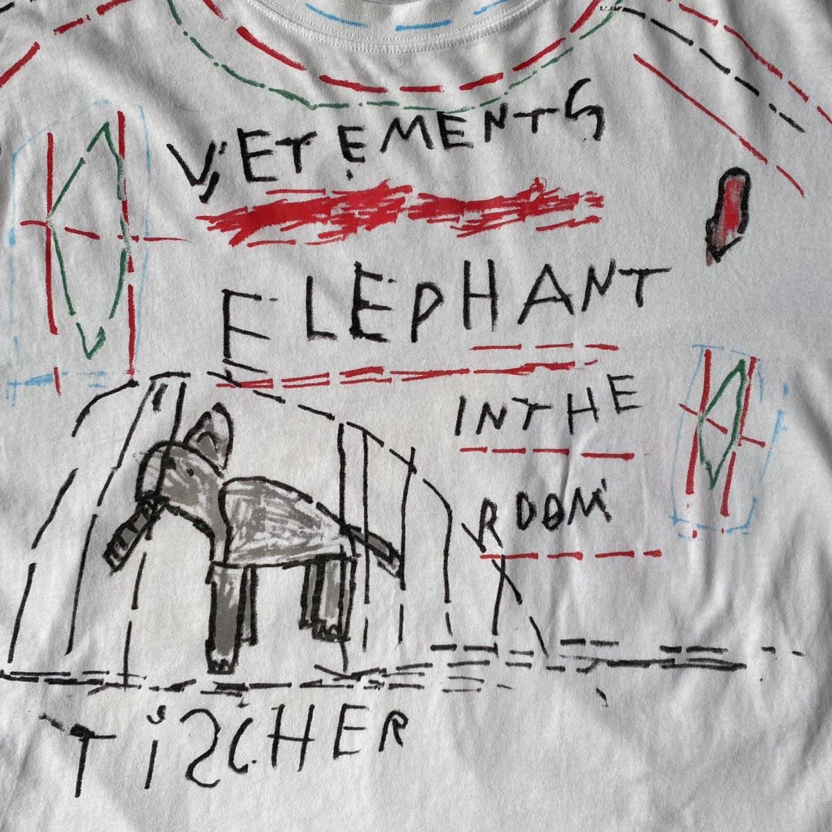 VETEMENTS AW19 Elephant In The Room T Shirt | sundaynightmare