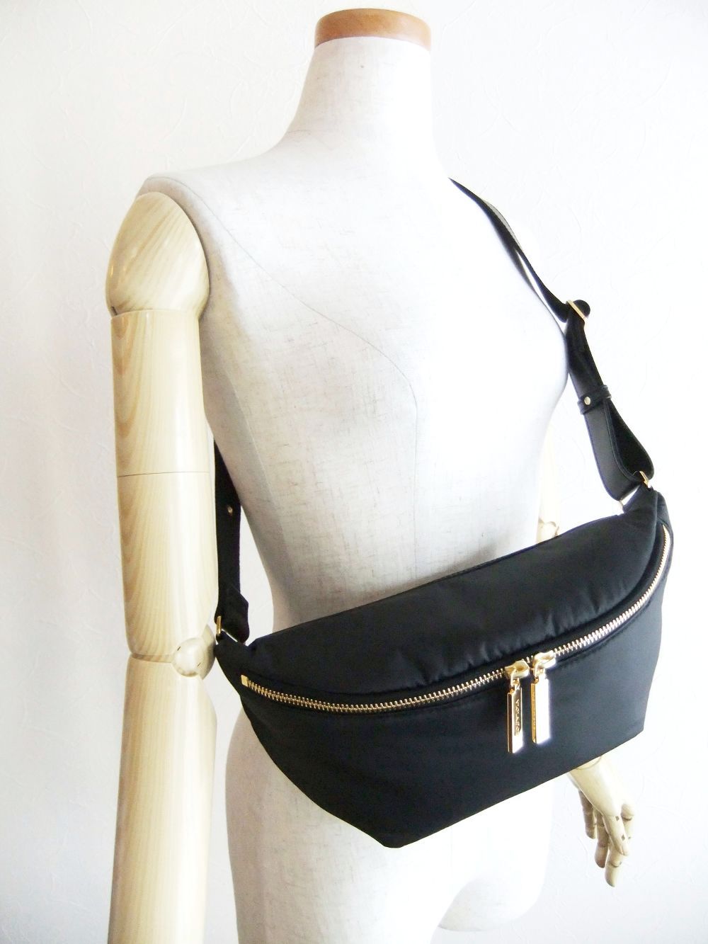 VIOLAd'ORO - GINO ナイロン ボディバック V-2210 | 4.444glad