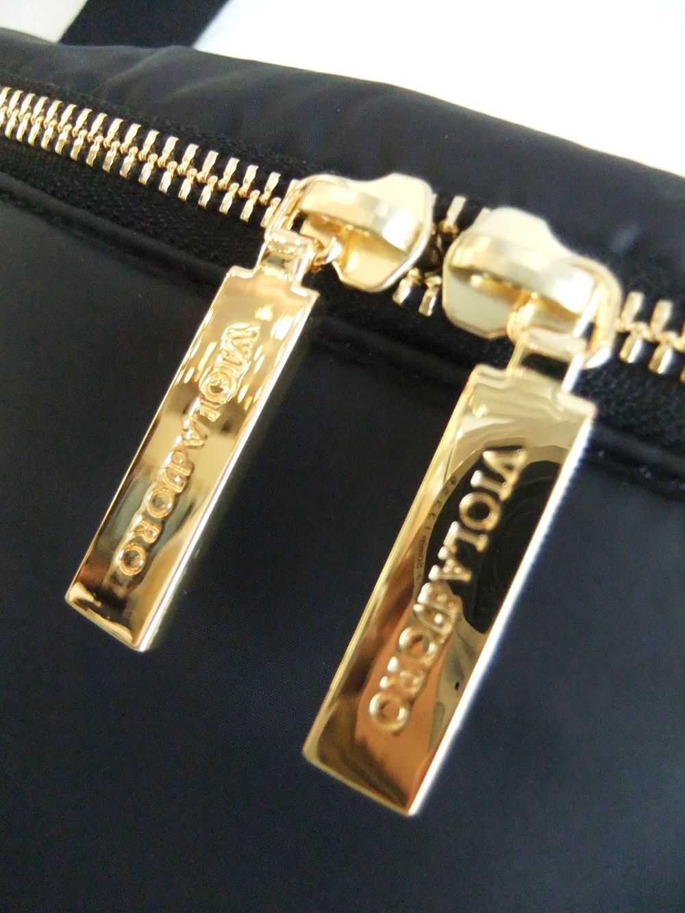 VIOLAd'ORO - GINO ナイロン ボディバック V-2210 | 4.444glad