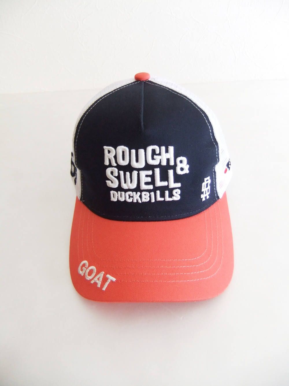 rough & swell - TRUCKER CAP ( レッド × グレー ) ロゴ入りキャップ