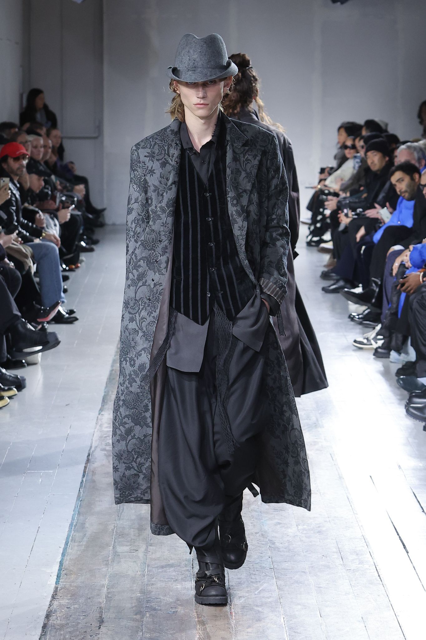 Yohji Yamamoto】POUR HOMME 2024-25 A/W 思いがけない物語_境界の曖昧