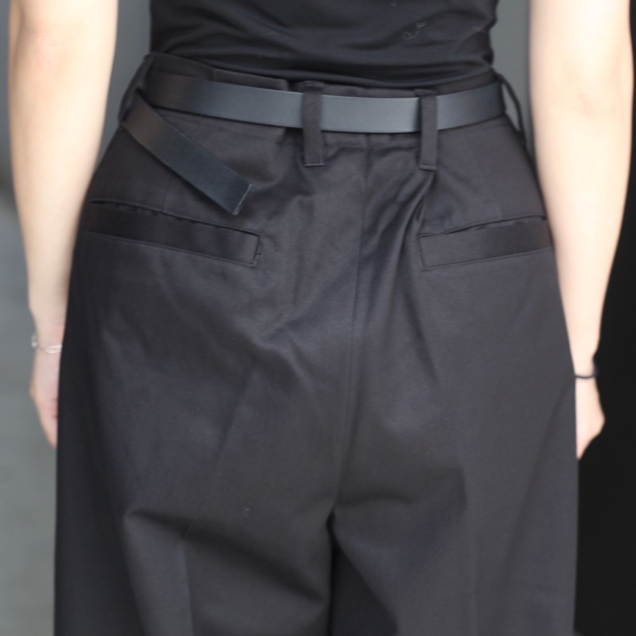 UNIVERSAL PRODUCTS - 【残り一点】2Tuck Wide Chino Trousers