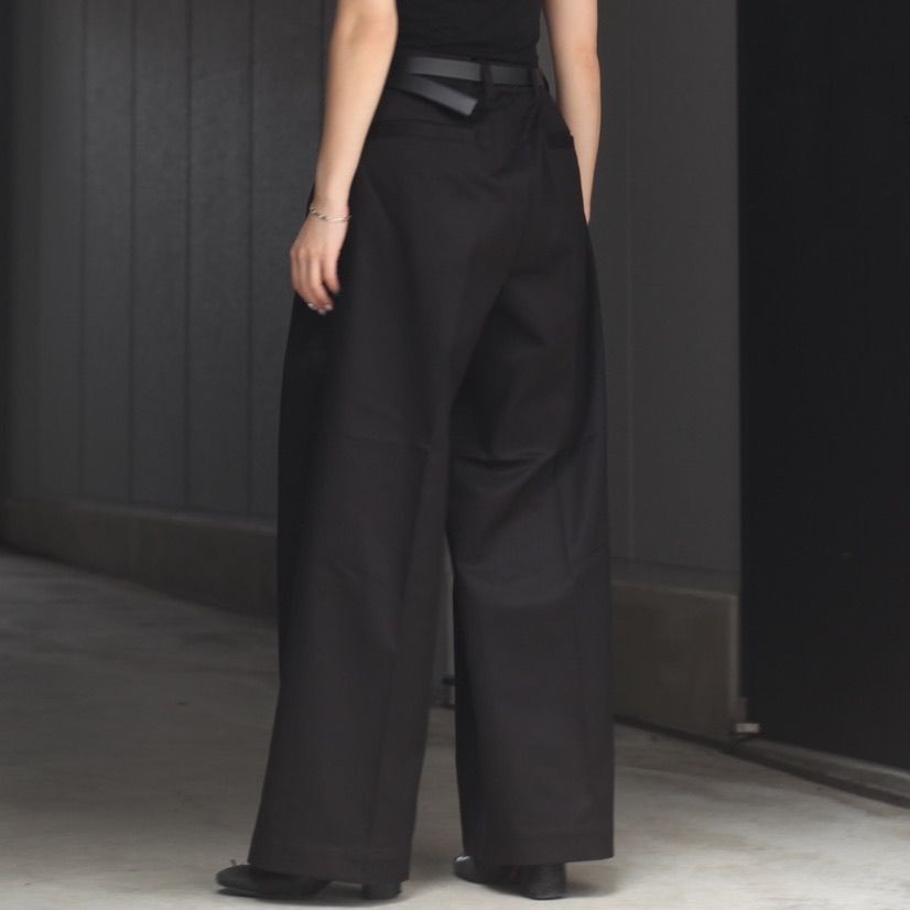 UNIVERSAL PRODUCTS - 【残り一点】2Tuck Wide Chino Trousers