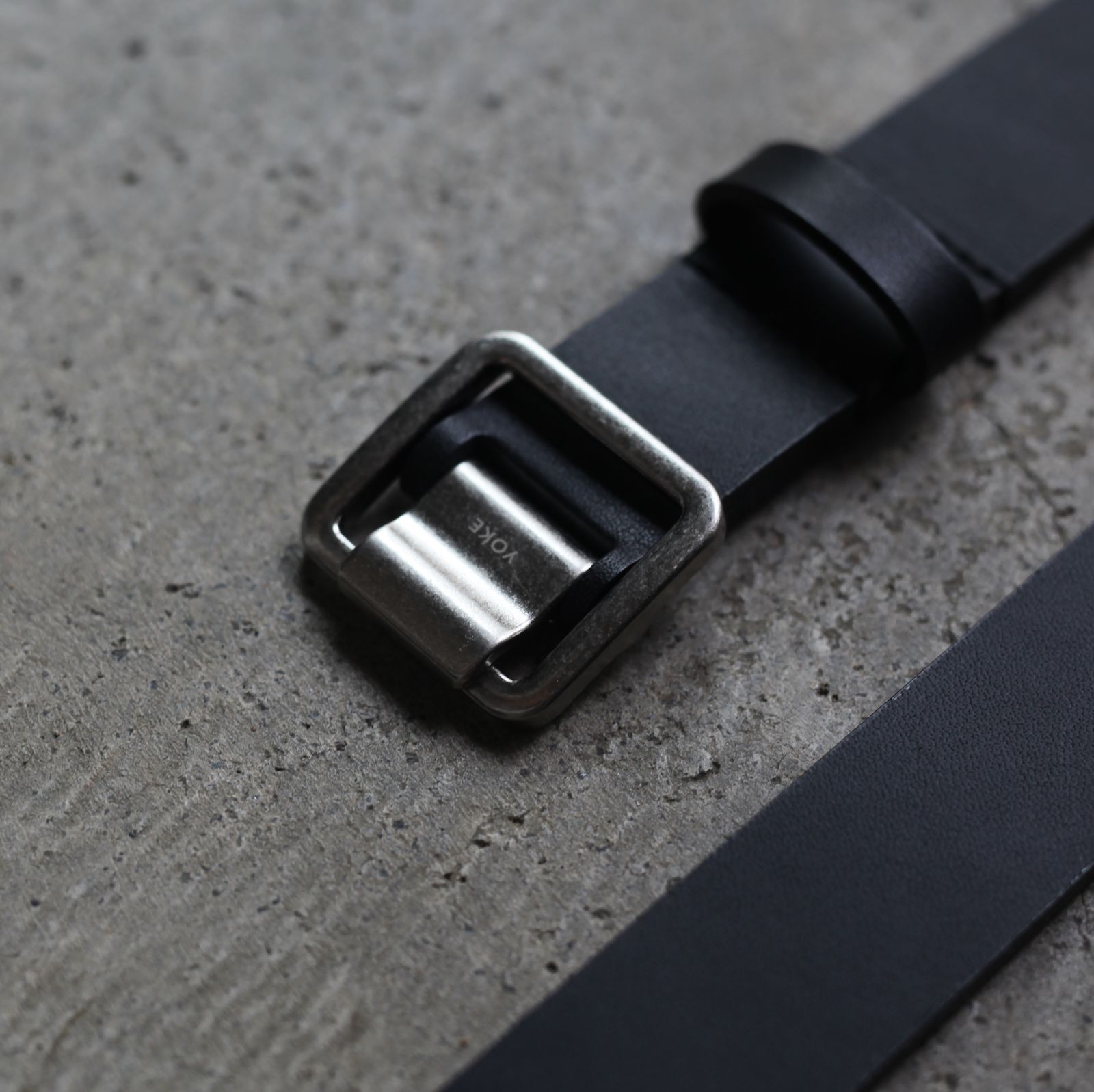 YOKE - 【残りわずか】Narrow Leather Belt(BLACK×SILVER) | ACRMTSM