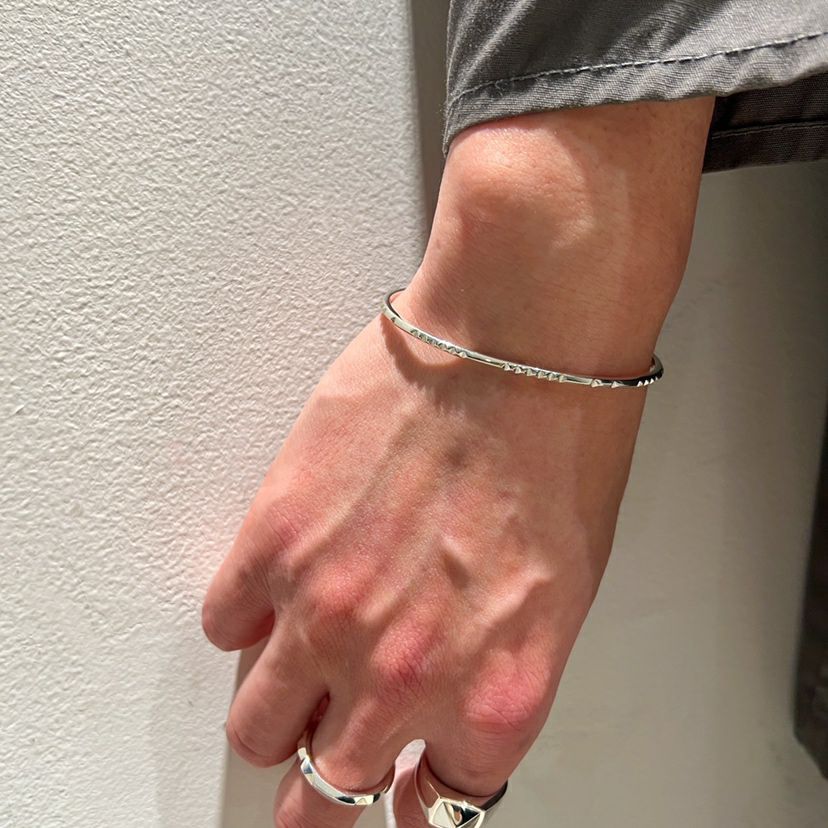 GARNI - 【お取り寄せ注文可能】Little Studs Bangle | ACRMTSM ONLINE