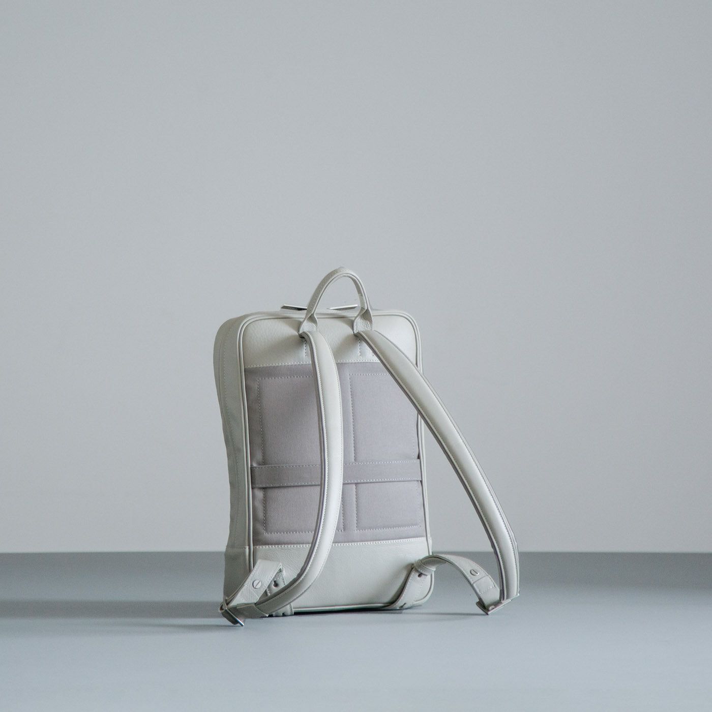 objcts.io - 【残り一点】ソフトバックパック_Extra Small(WHITE BEIGE