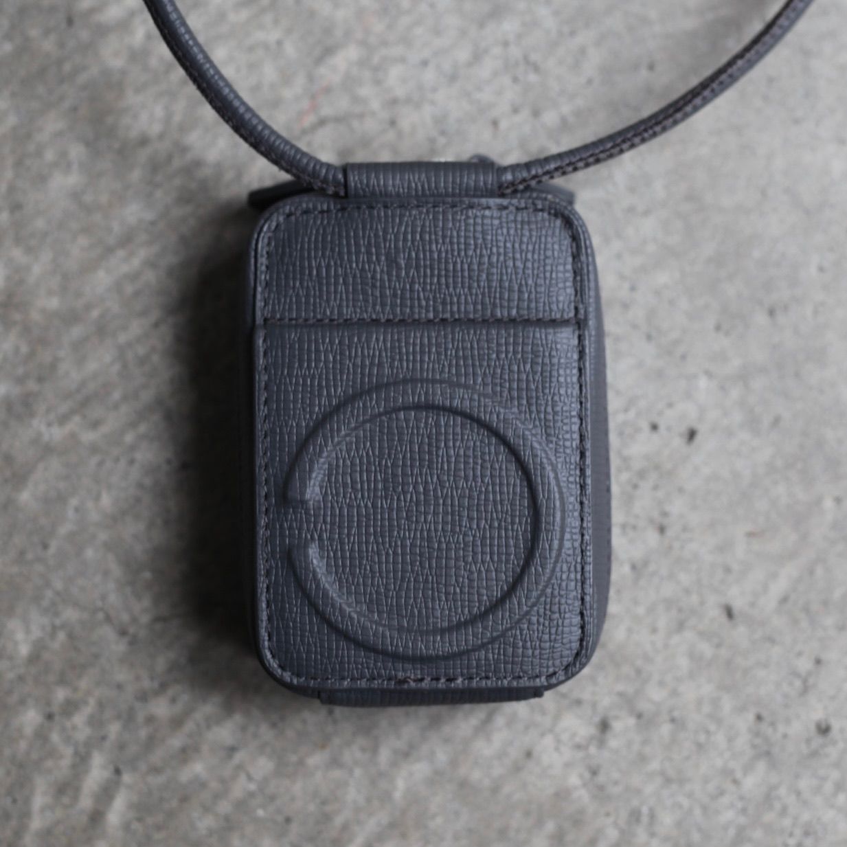 objcts.io - 【残り一点】レザーストラップ付マイクロバッグ(GRAY