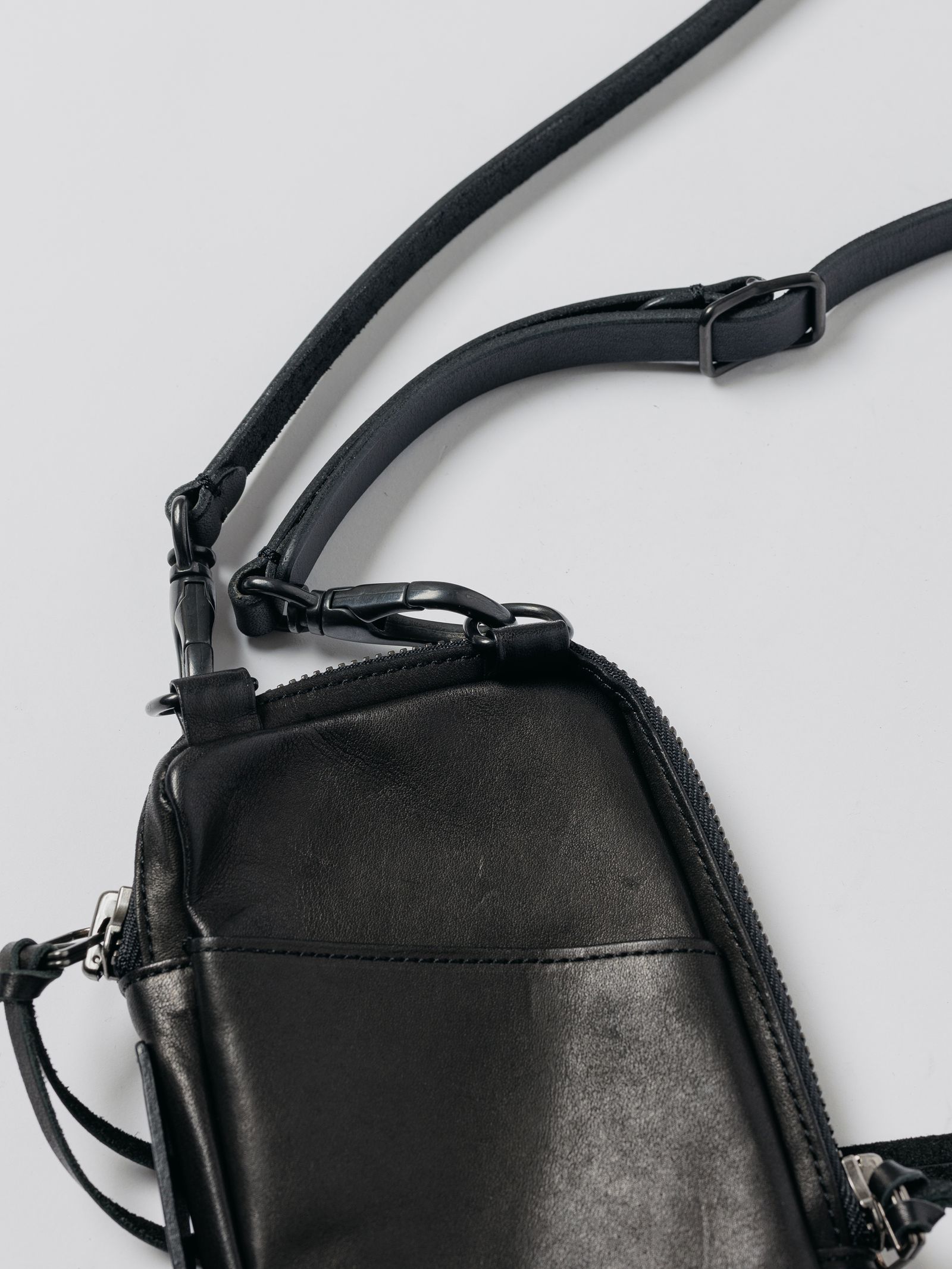 The Viridi-anne - レザーネックポーチ - LEATHER NECK POUCH | ADDICT