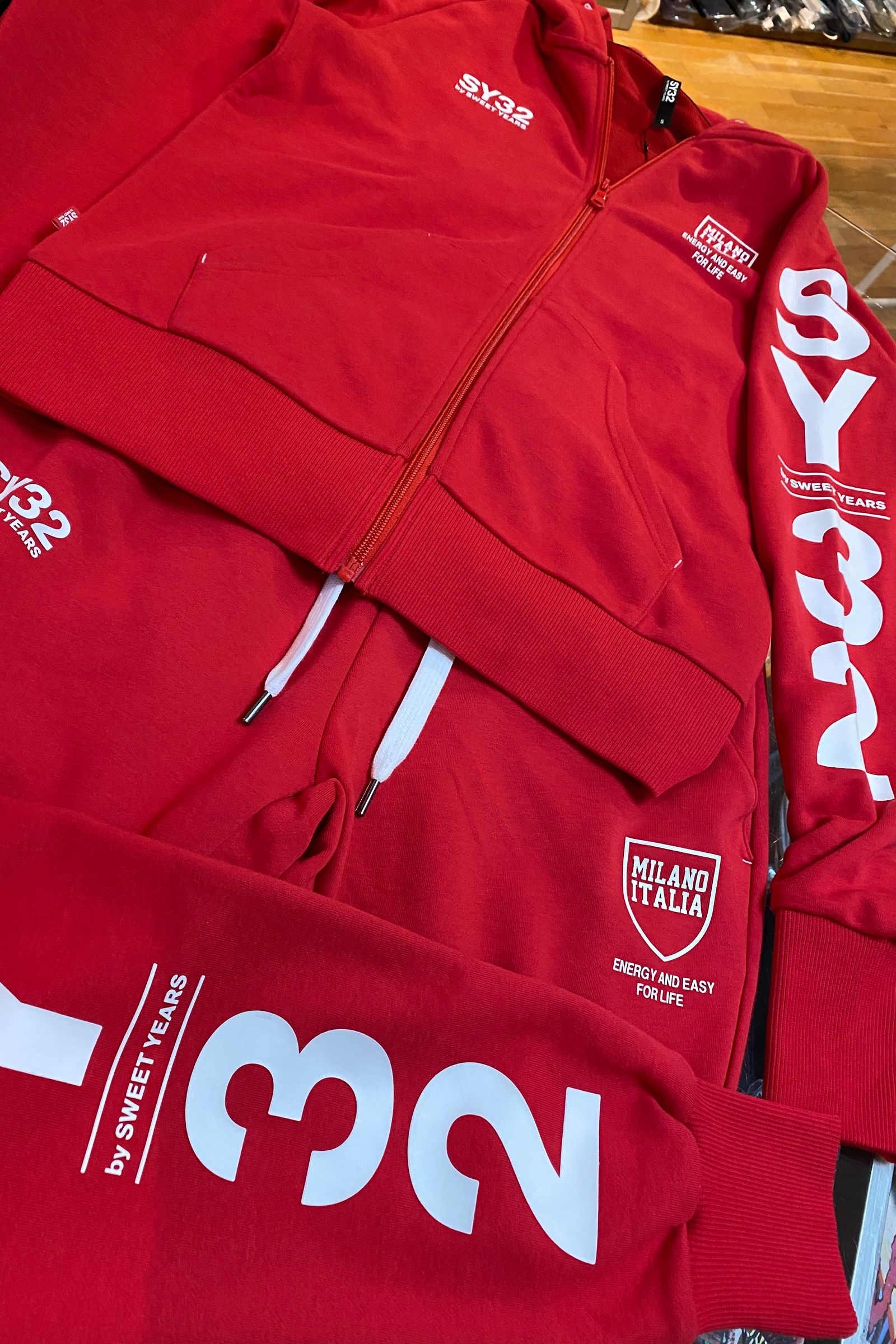 SY32 by SWEET YEARS - SHIELD LOGO ZIP HOODIE RED 【SY32 by SWEET