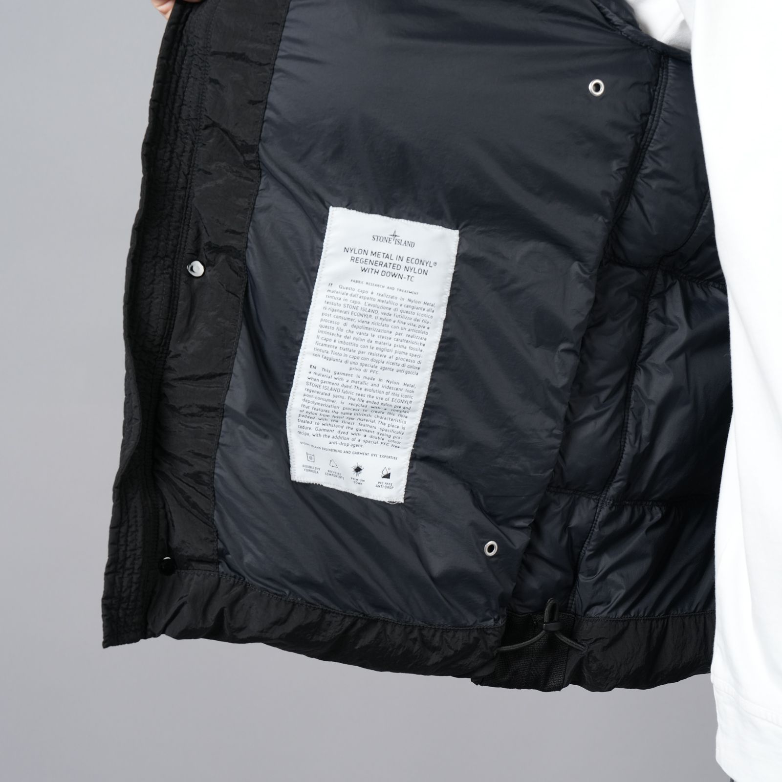 STONE ISLAND - 【ラスト1点】41419 NYLON METAL IN ECONYL® / ダウン