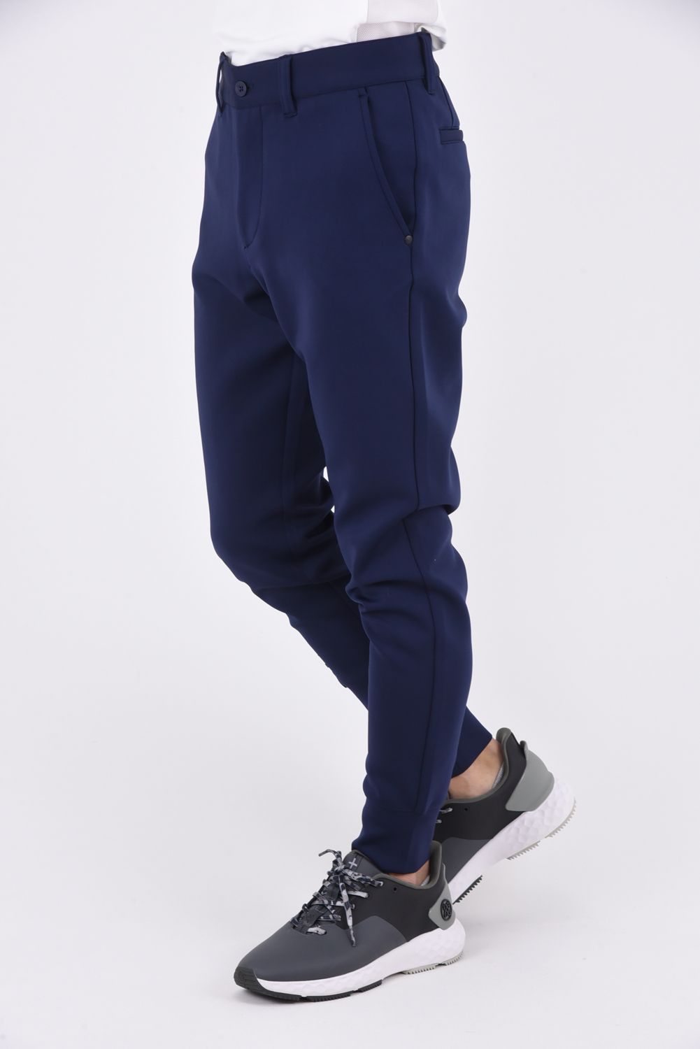 BRIEFING ブリーフィング ネイビーで3Dロゴが付いたジョガーパンツ M