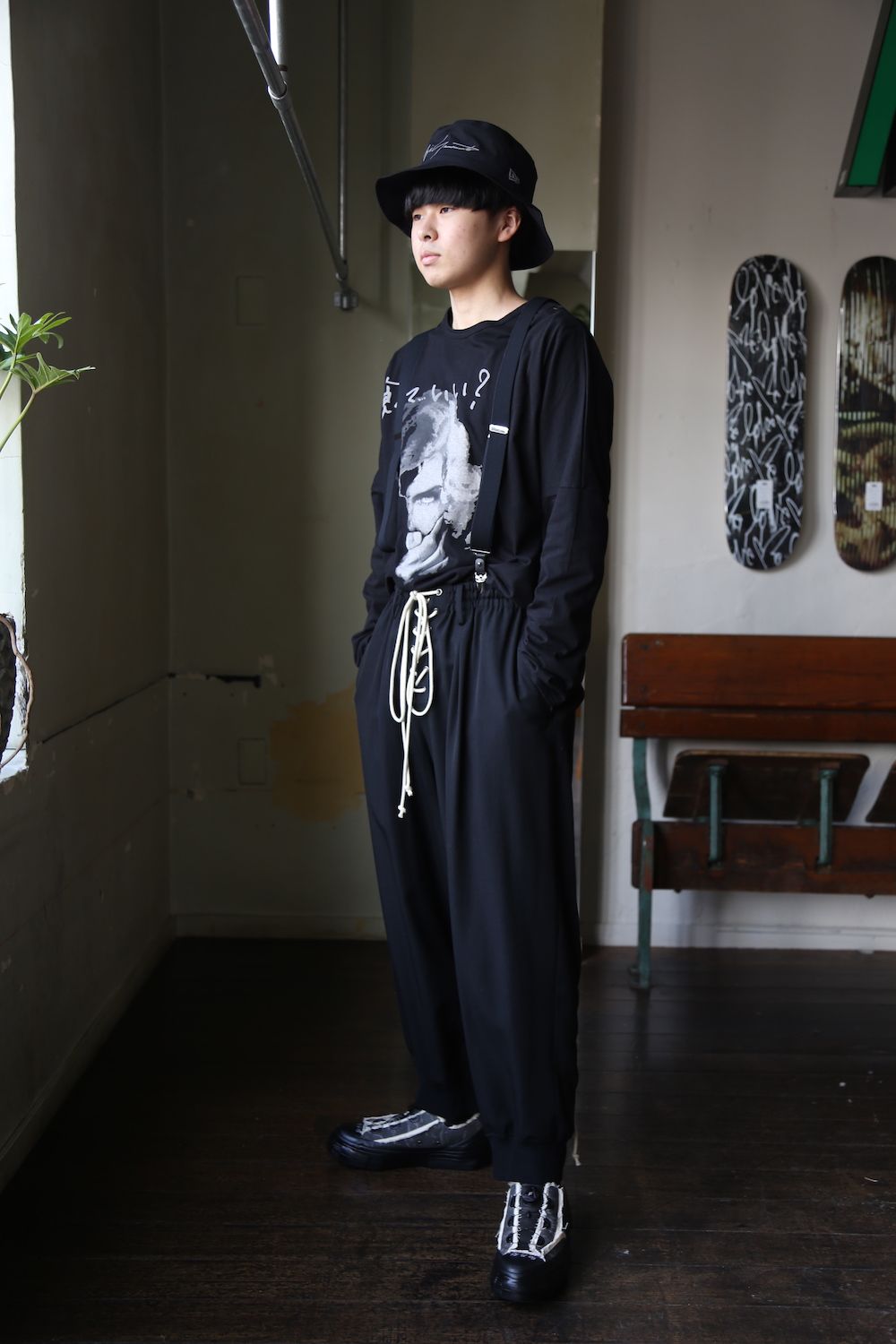 Yohji Yamamoto W-ヒモ開きレースアップパンツ(HD-P56-100) style