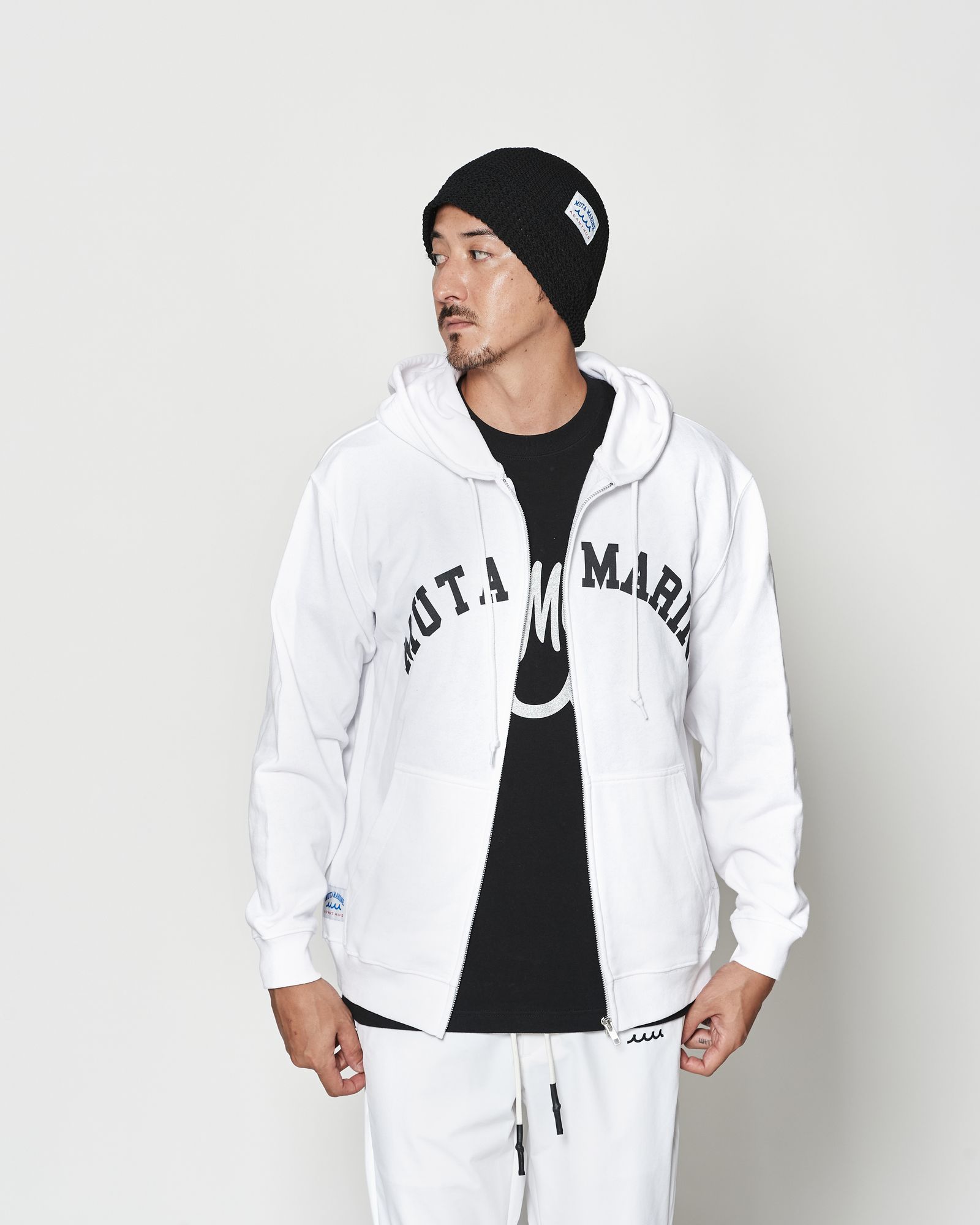 muta - muta MARINE × ACANTHUS / アーチロゴ スウェットジップ