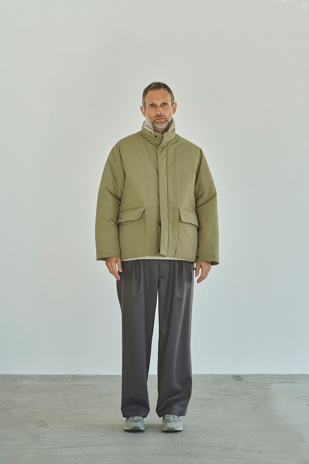 STILL BY HAND シンサレートステンカラーコート 46 カーキ STILL BY