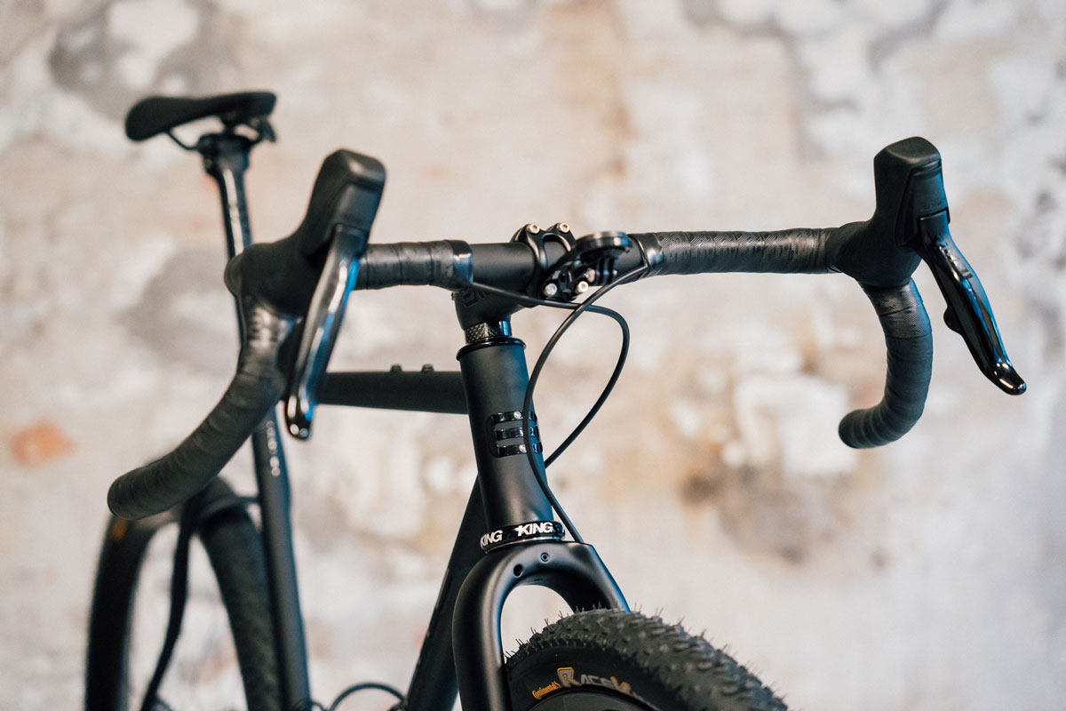 カーボンハンドルバーの違いをenveに聞いてみた