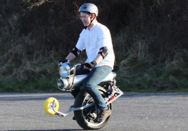 出力3,000W！－電動一輪バイク「Mega Hub Motor Electric Unicycle