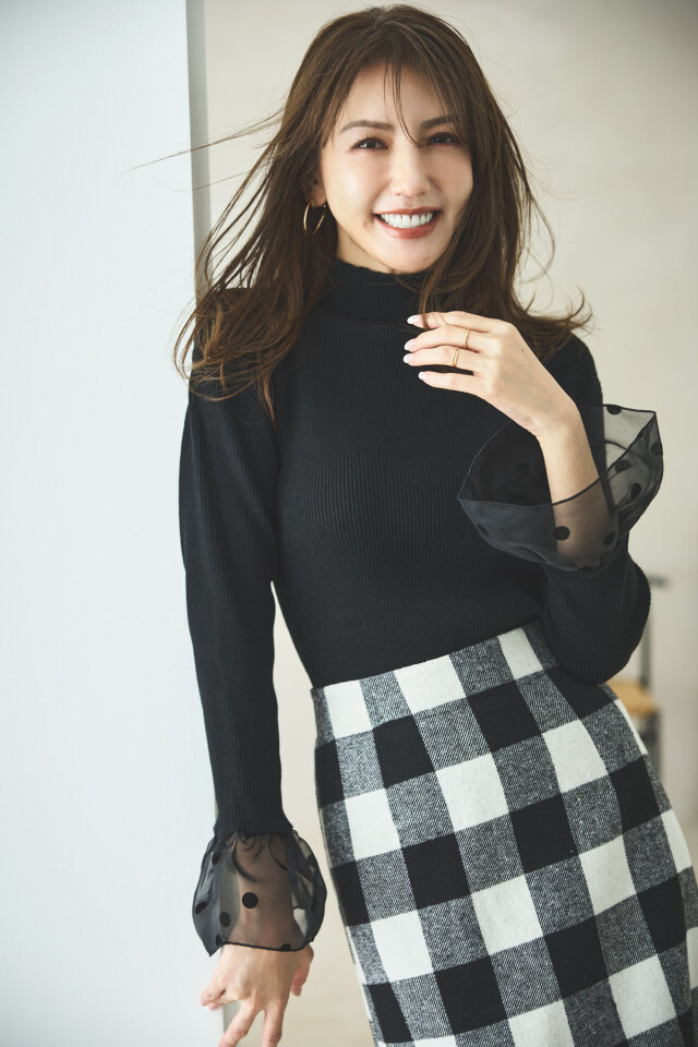 美香さんコラボ】フロッキードットフレアスリーブニットプルオーバー