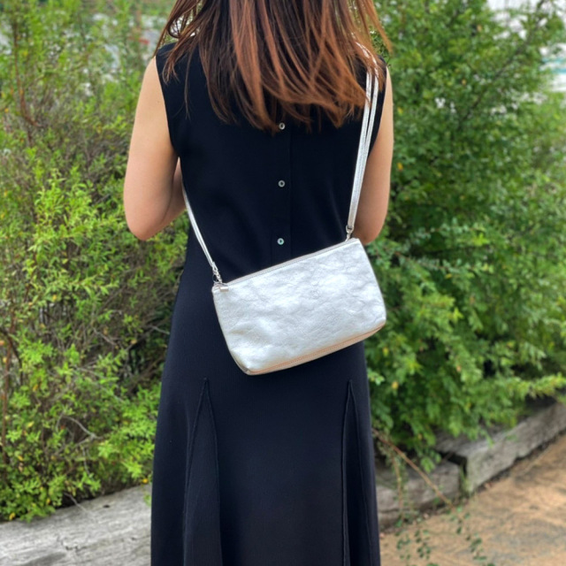 シックミニショルダー』(全2色)ルーチェ/普段使いに丁度いい 長財布が