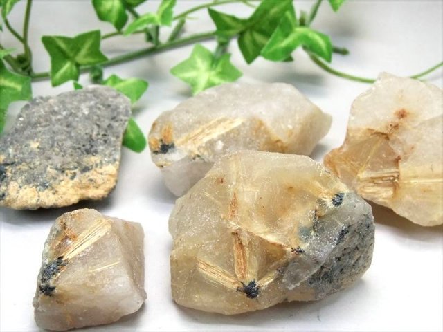 金針水晶原石 ゴールドルチル 原石 300gパック 約3-6個入り しっかり