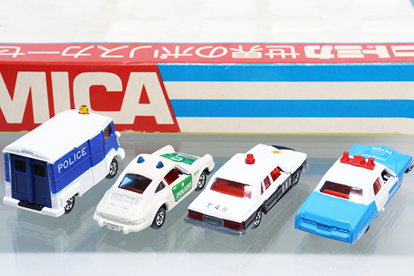 ミニカーショップ ケンボックス トミカギフトセット世界のポリスカー