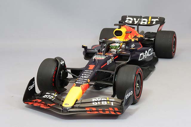 スパーク 1/18 オラクル レッドブルレーシング RB18 2022 F1 日本GP