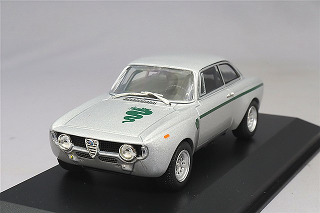 ミニチャンプス 1/18 アルファロメオ GTA 1300 ジュニア 1971 イエロー