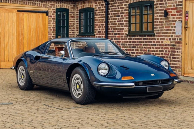 予約商品 ** BBR P18152G 1/18 Ferrari Dino 246 GTS 1972 with roof