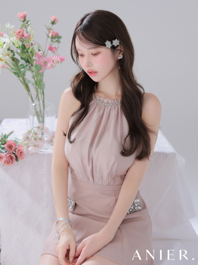 XSサイズあり】Satin Bijou back open halter mini dress (anier4051)