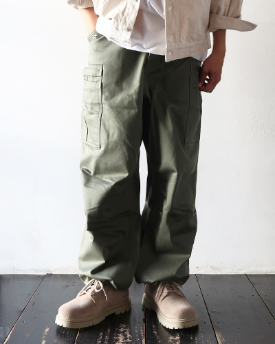 SASSAFRAS - Overgrown Pants - Military Satin - OLIVE ササフラス
