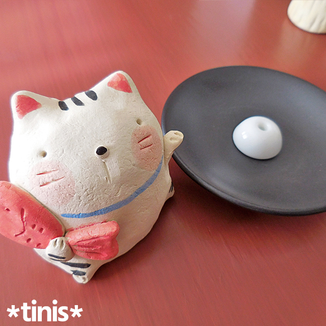 赤鯛猫 香炉 招き猫 縁起物 置物 陶器製 Lucky Cat Maneki Neko